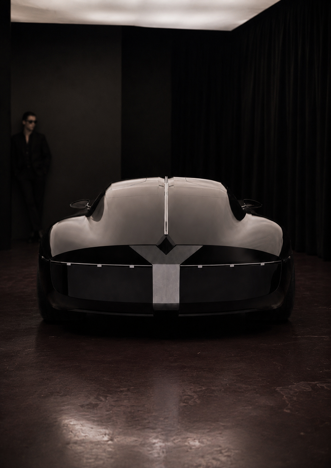 SAINT LAURENT Y — COUTURE ARRIVAL RITUAL